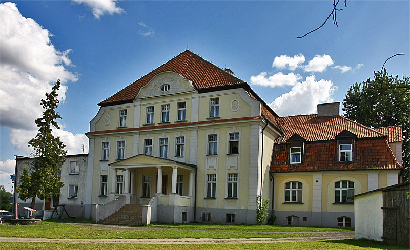 Plik:Dwor marwica 2.jpg