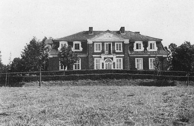 Plik:Dwor gierloz 3.jpg