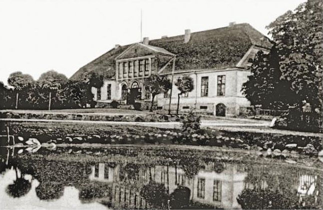 Plik:Palac baranowo 1.jpg