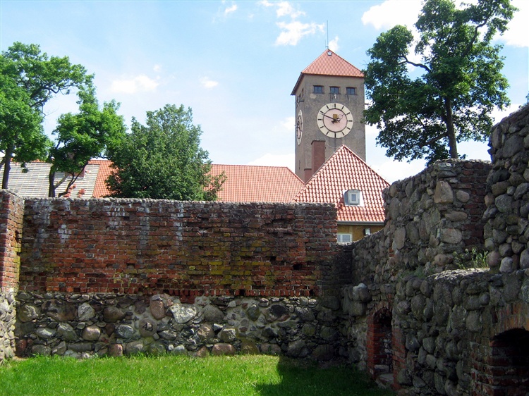 Plik:Zamek szczytno 2.jpg