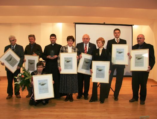 Plik:Białalilia2007.jpg