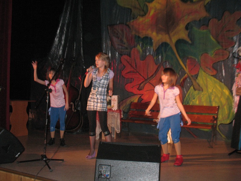 Plik:PiosAnglo.2010.jpg