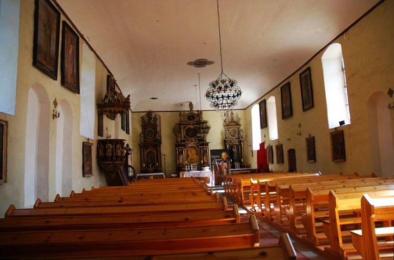 Plik:Kosciol wawrzyniec pluty 2.jpg