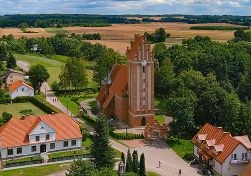 Plik:Płoskinia. Kościół pw. św. Katarzyny.jpg