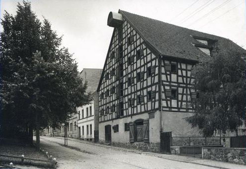 Plik:Spichlerz braniewo 2.jpg