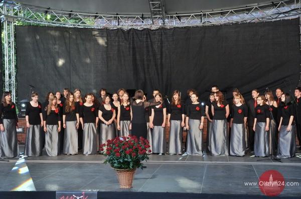 Plik:Owarmio7 laureaci.jpg