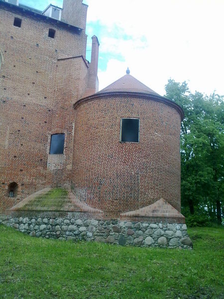 Plik:Zamek barcianyo 6.jpg