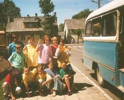 Plik:Dalej z kowali.jpg