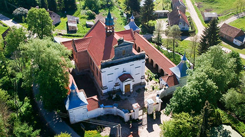 Plik:Chwalęcin. Sanktuarium.jpg