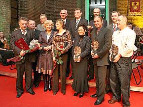 Plik:Nagroda prezydenta 2006.jpg