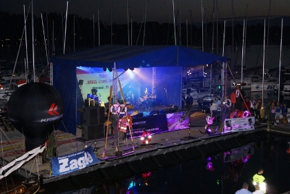 Plik:Scena w wiosce.jpg
