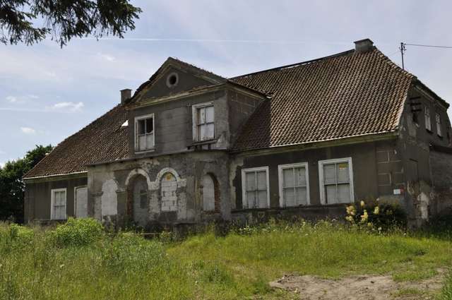 Plik:Dwor track 2.jpg