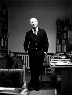 Plik:Lutoslawski.jpg