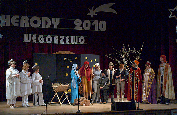 Plik:201.her.Zespol Budzewiaki Swietlica w Budzewie(22).jpg
