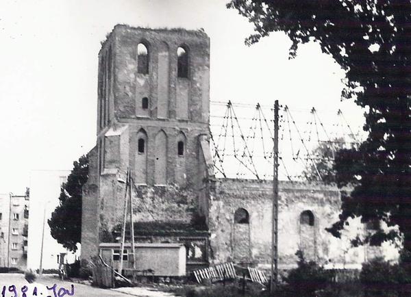 Plik:Kosciol savio ostroda 5.jpg