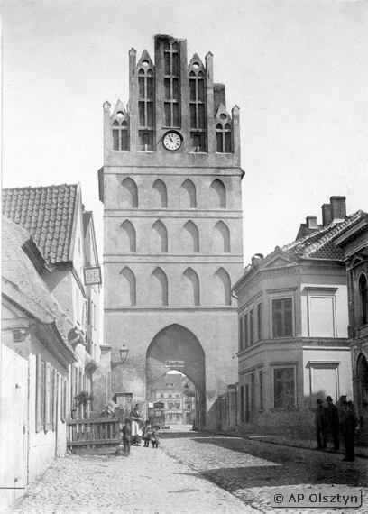 Plik:Brama lidzbarska bartoszyce 2.jpg