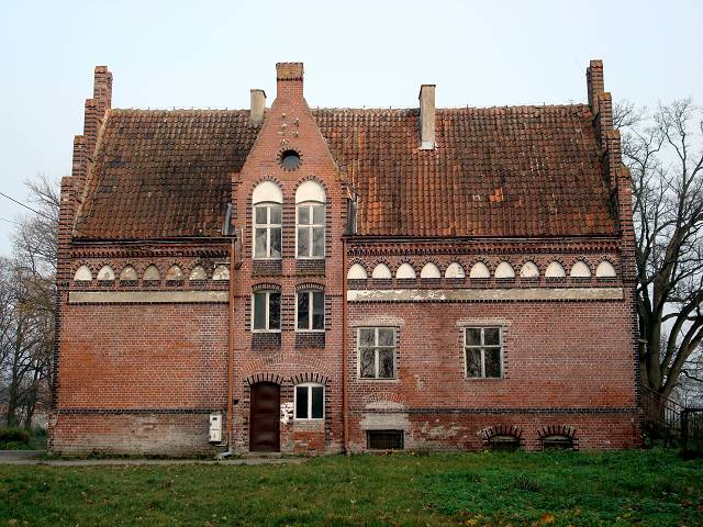 Plik:Palac badki 2.jpg