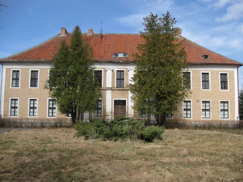 Plik:Palac ponary 1.jpg