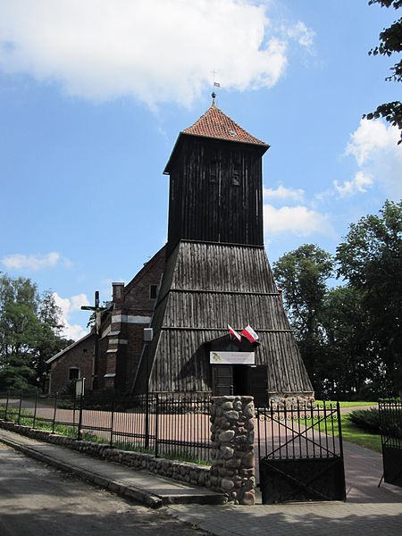 Plik:Kościół w Klewkach.jpg