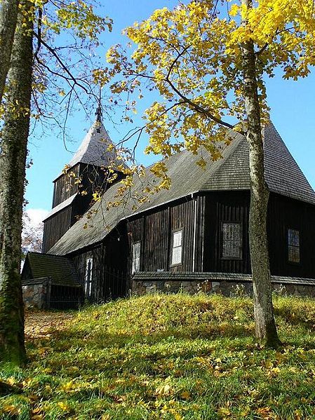 Plik:Modrzewiowy kościół w Wieliczkach.jpg