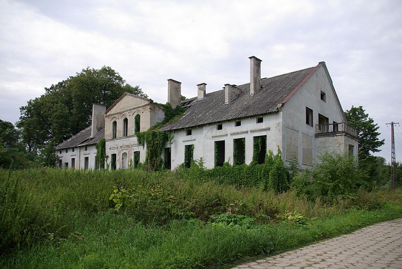 Plik:Dwór w Dąbrówce.jpg
