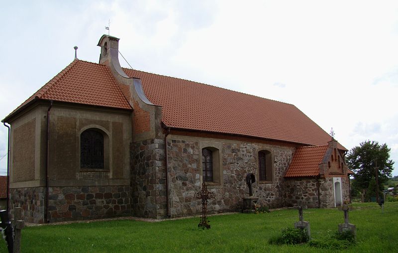 Plik:Kościół w Jesionowie.jpg