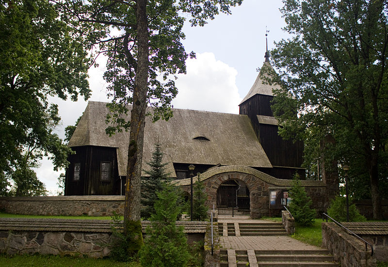 Plik:Kościół pw. Narodzenia Najświętszej Marii Panny w Wieliczkach.jpg
