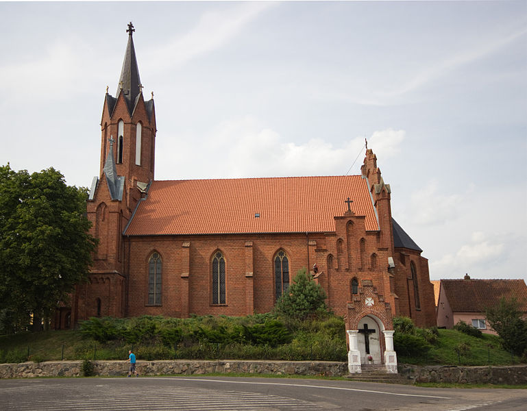 Plik:Kościół w Lutrach.jpg
