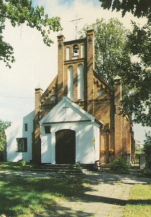 Plik:Kościół Kieźliny.jpg