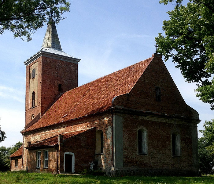 Plik:Parafiapiotrowiec1.jpg