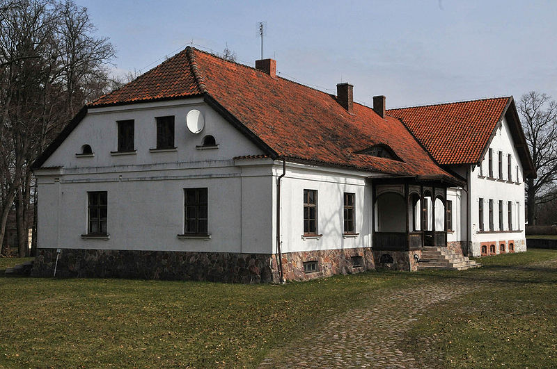 Plik:Dwor tejstymy 1.jpg