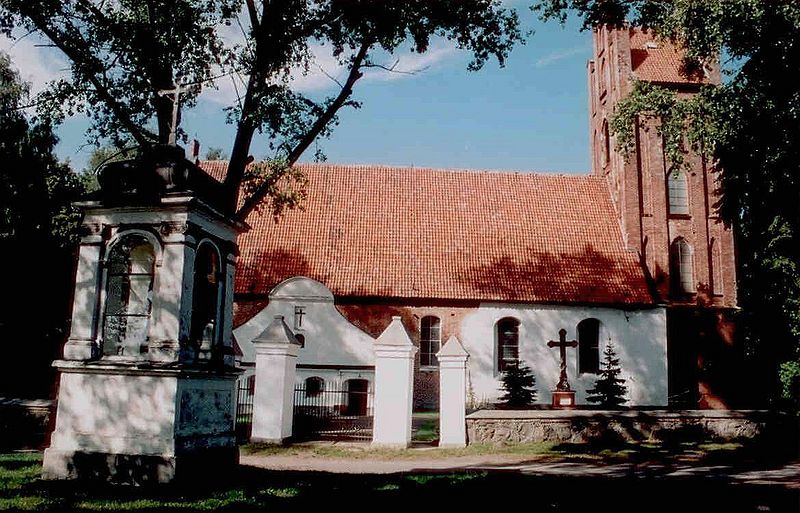 Plik:Kosciol marcin tolkowiec 1b.jpg