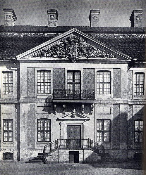 Plik:Palac kamieniec 3.jpg
