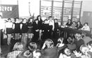 Andrzej Cieślak (za stołem drugi od prawej) jako Przewodniczący Jury Powiatowych Eliminacji Ogólnopolskiego Konkursu Recytatorskiego, Nowa Sól, 1972 r.