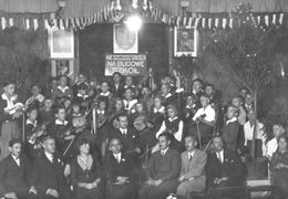 Orkiestra szkolna z dyrygentem - Poznań 1930 r.