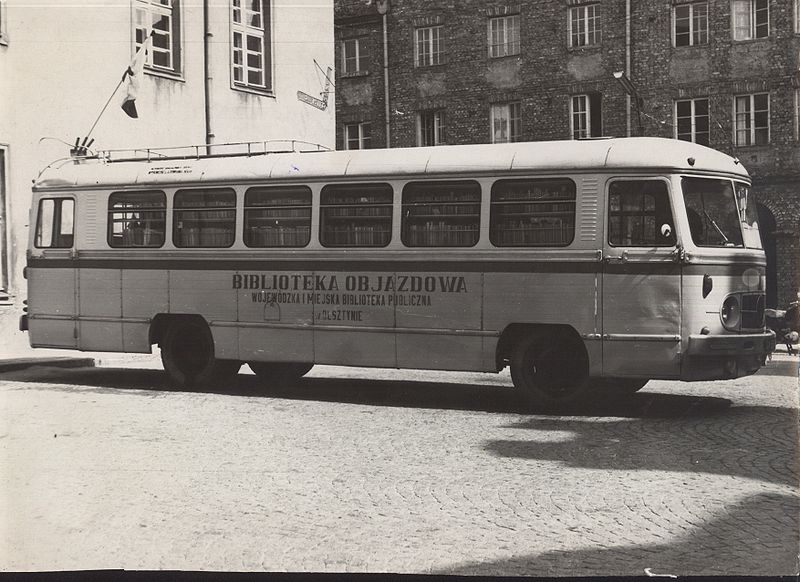 Plik:Wojewodzka biblioteka publiczna w olsztynie6a.jpg