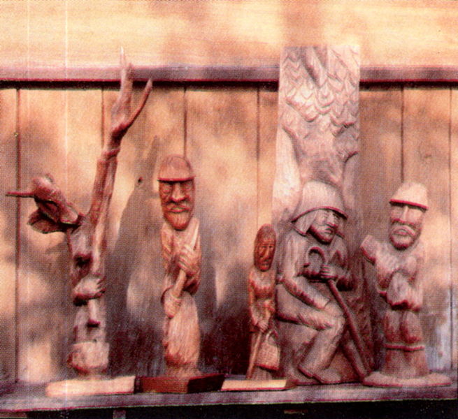 Plik:Petryszynrzezby.jpg