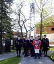Andrzej Cieślak z Pocztem Sztandarowym przed Pomnikiem Pamięci poległym Strażakom, 70-lecie Straży Pożarnej w Olsztynie, 16 maja 2015 r.