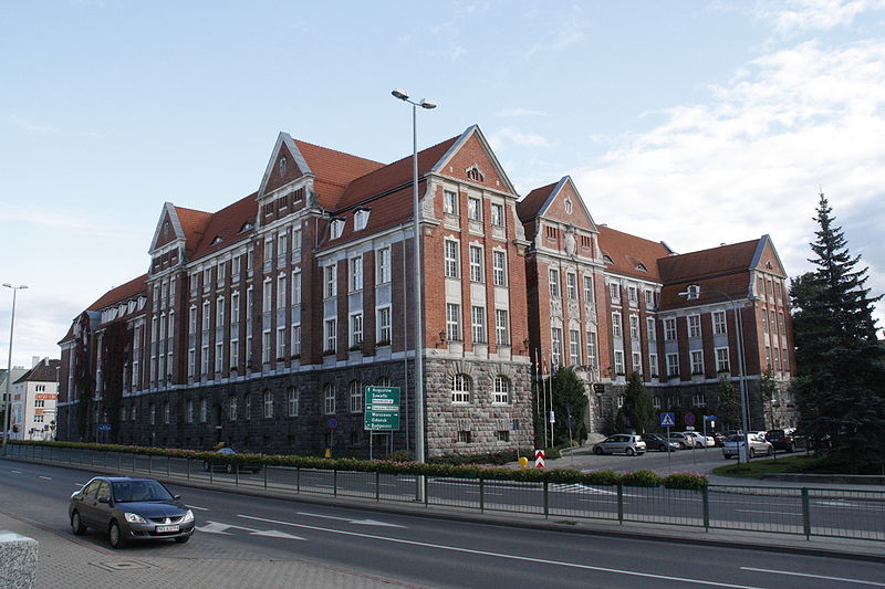 Plik:Gmach rejencji olsztyn 2.jpg