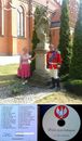 Andrzej Cieślak z Marylą Dramińską - olsztyńską śpiewaczką obok figury Chrystusa Zbawiciela Świata przy Kościele Najświętszego Serca Pana Jezusa w Olsztynie, 26 sierpnia 2015 r.