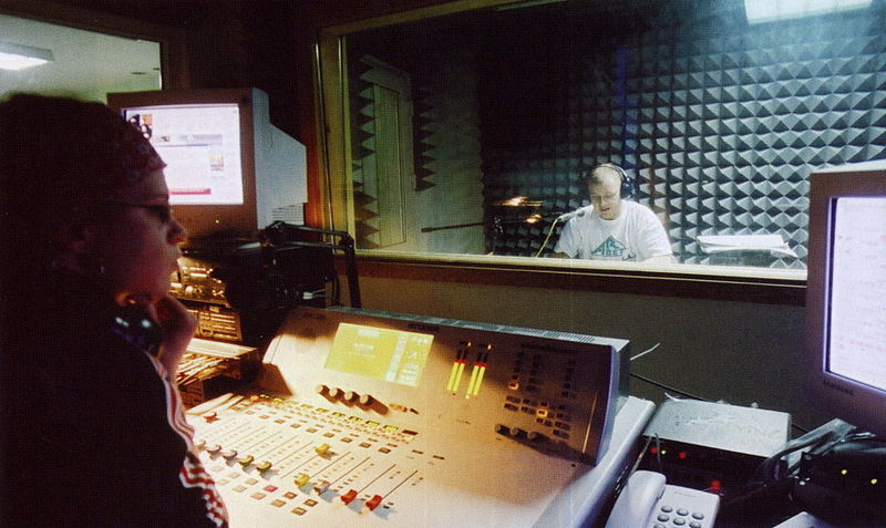 Plik:Radiouwmfm2.jpg