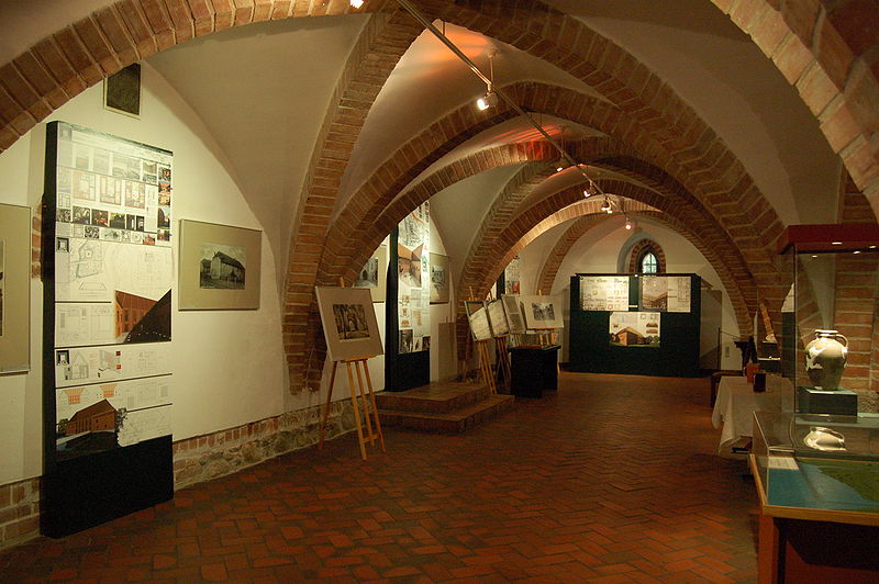 Plik:Muzostr.1.jpg