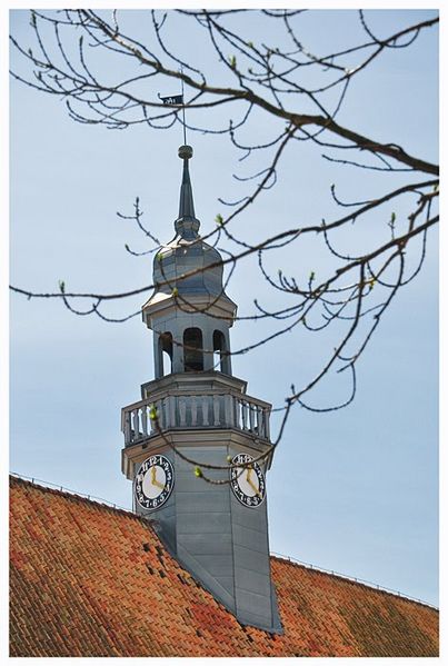 Plik:Ratusz orneta 3.jpg