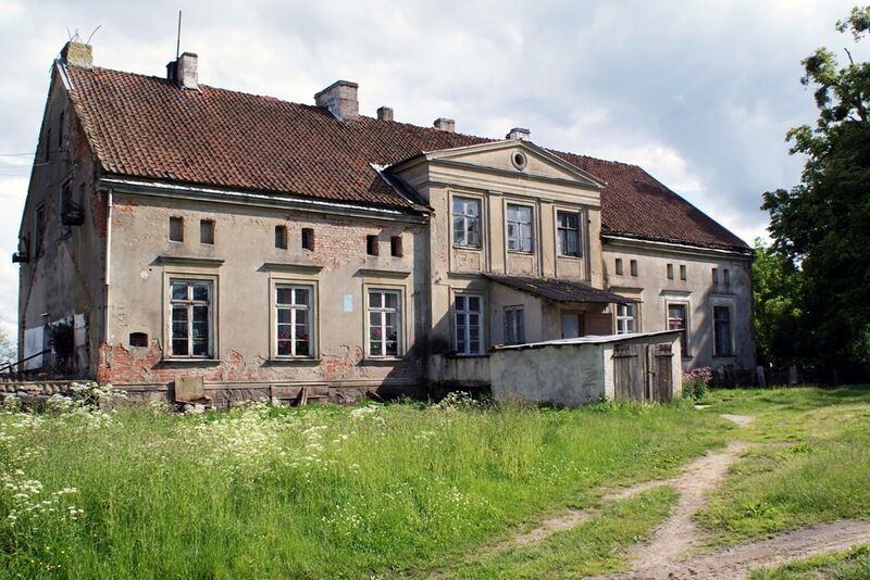 Plik:Dwór w Rusajnach.jpg