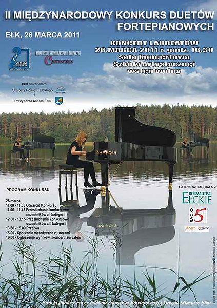 Plik:Duet fortepian 2011.jpg