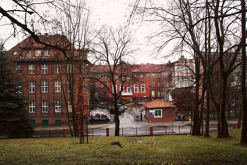 Plik:Szpital mariacki olsztyn 3.jpg