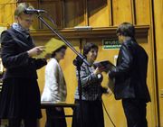 Paweł Piechowiak /OSM Poznań/ - wyróżnienie w III grupie oraz od lewej: Julitta Pałys, Iwona Pietkiewicz i Maria Terlecka, Olsztyn 19-20.03.2011 Źródło: archiwum Iwony Pietkiewicz