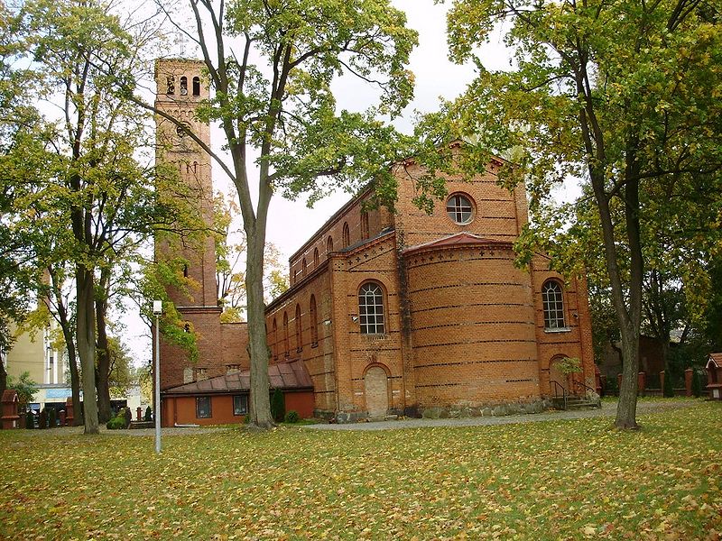 Plik:Kosciol karolina biskupiec 2.jpg