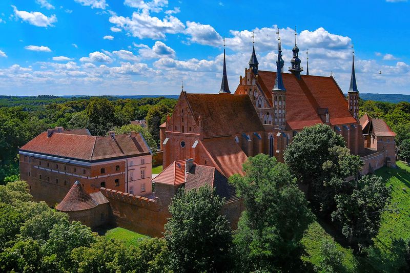 Plik:Frombork Wzgorze Katedralne.jpg
