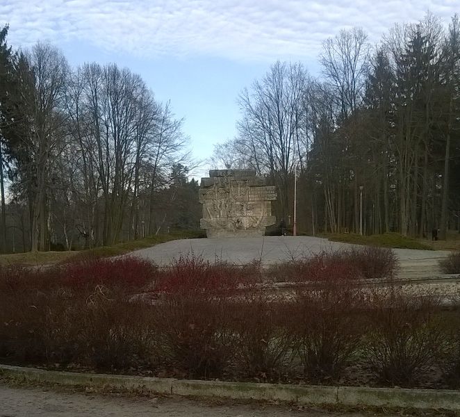 Plik:Wyzw pomnik3.jpg